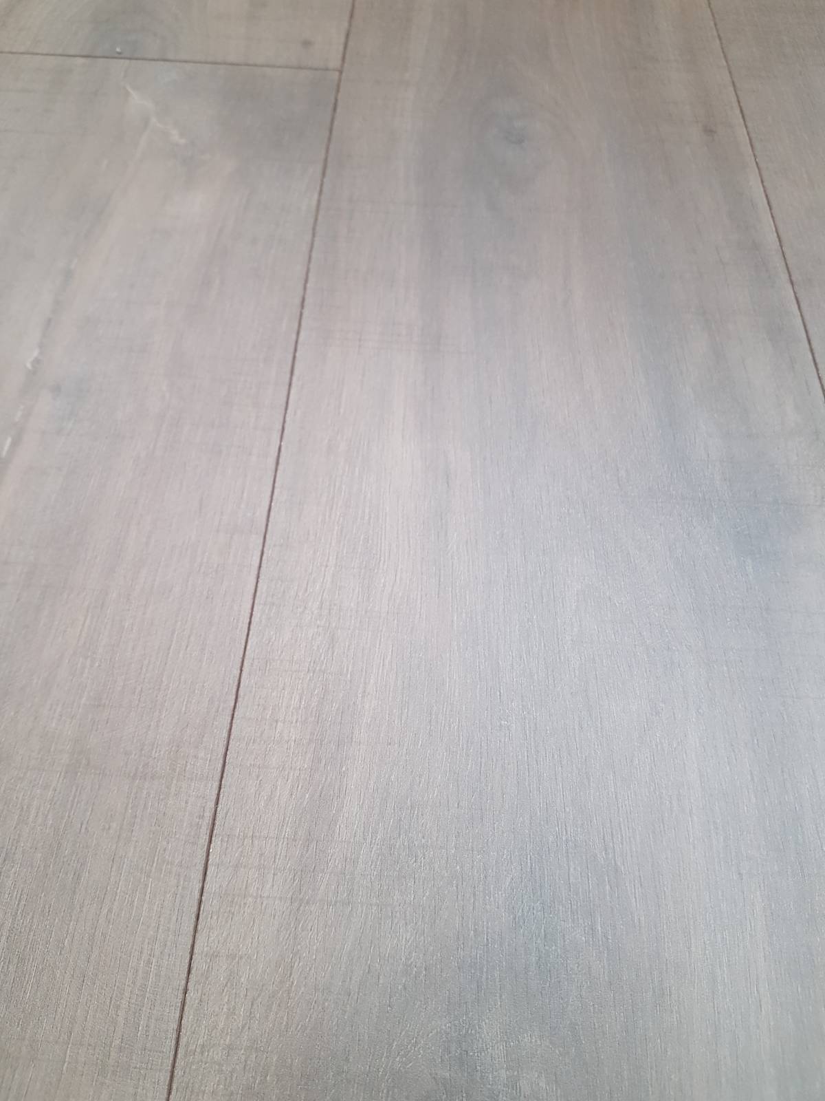 Stratifié Quick Step &#8211; Classic &#8211; Chêne Havanna foncé aspect raboté Saint-Louis 0