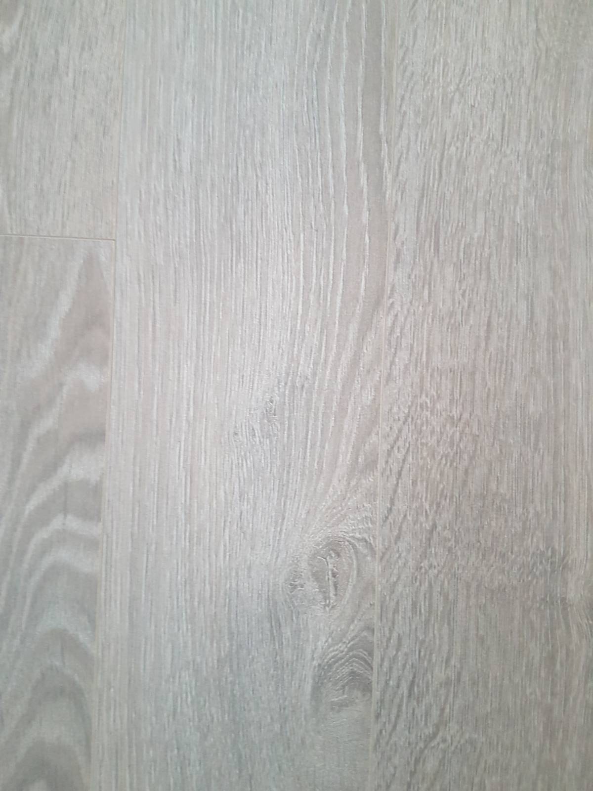 Stratifié Quick Step &#8211; Elite &#8211; Chêne vieilli gris clair Guebwiller 0