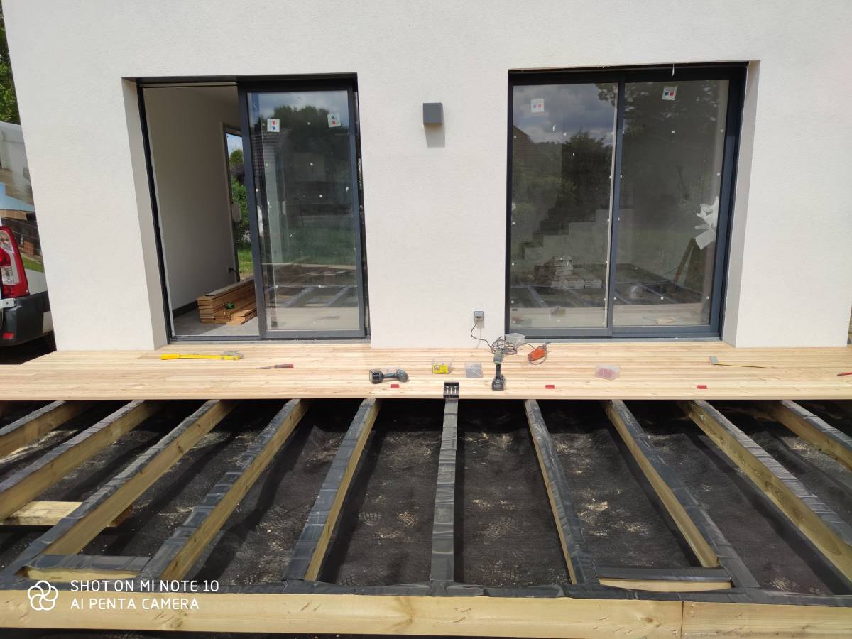 TERRASSE EN MELEZE DE SIBERIE- HAGENTHAL-LE-BAS Wittenheim 2