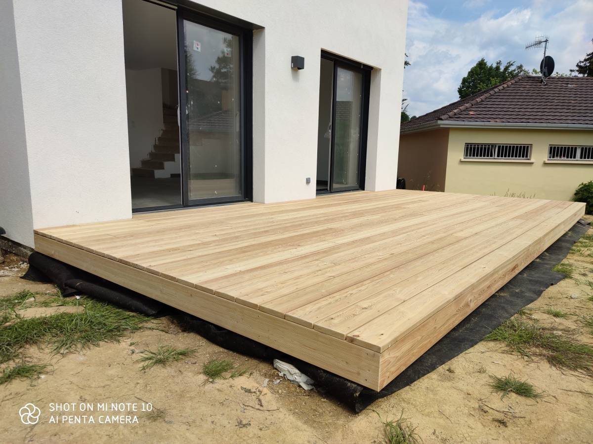 TERRASSE EN MELEZE DE SIBERIE- HAGENTHAL-LE-BAS Illzach
