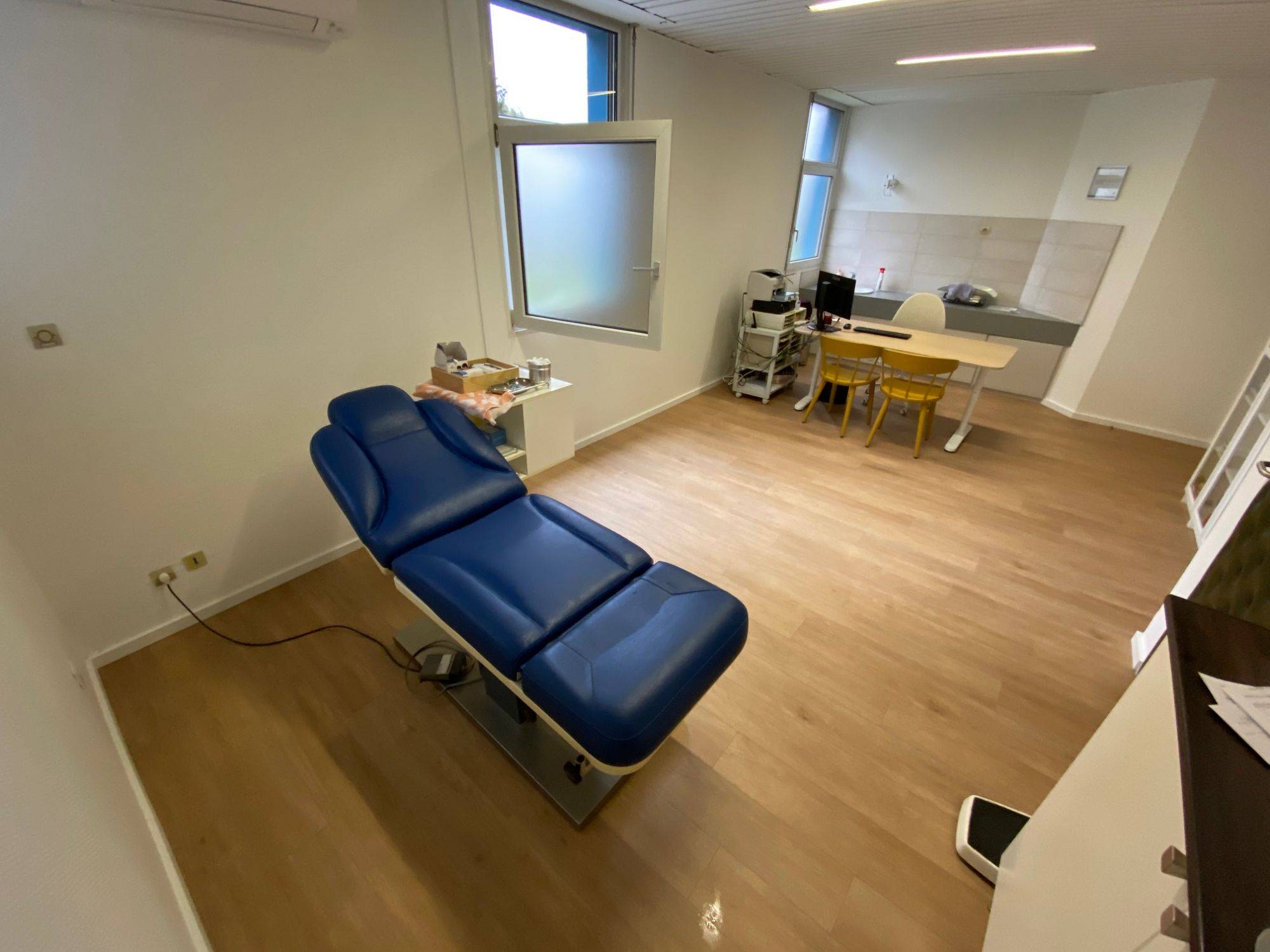 POSE VINYL QUICK STEP CHENE NATUREL SOYEUX- CABINET MEDICAL MULHOUSE ILLZACH (68) Illzach